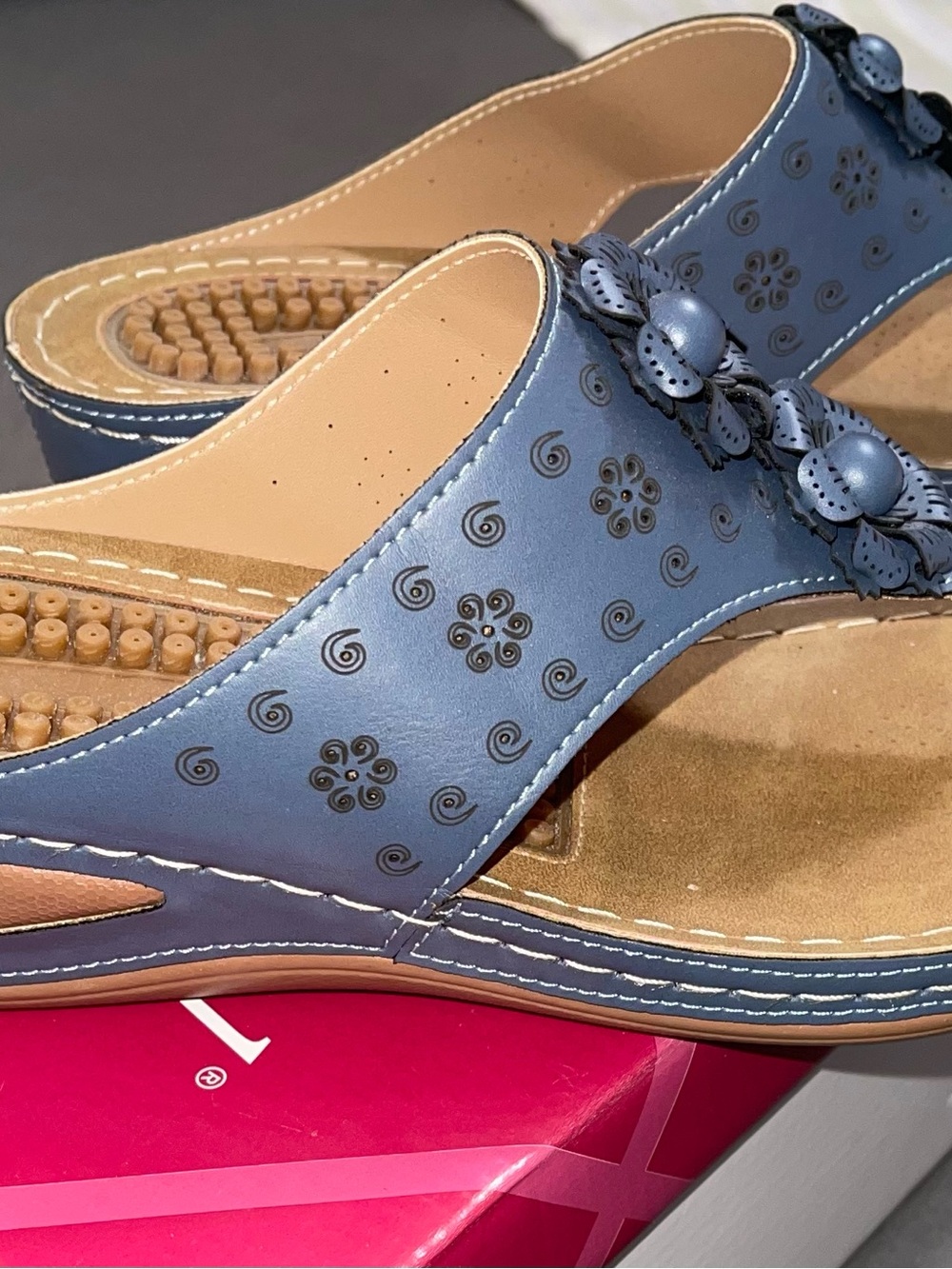 Women's Blue Floral Accent Slide Sandals